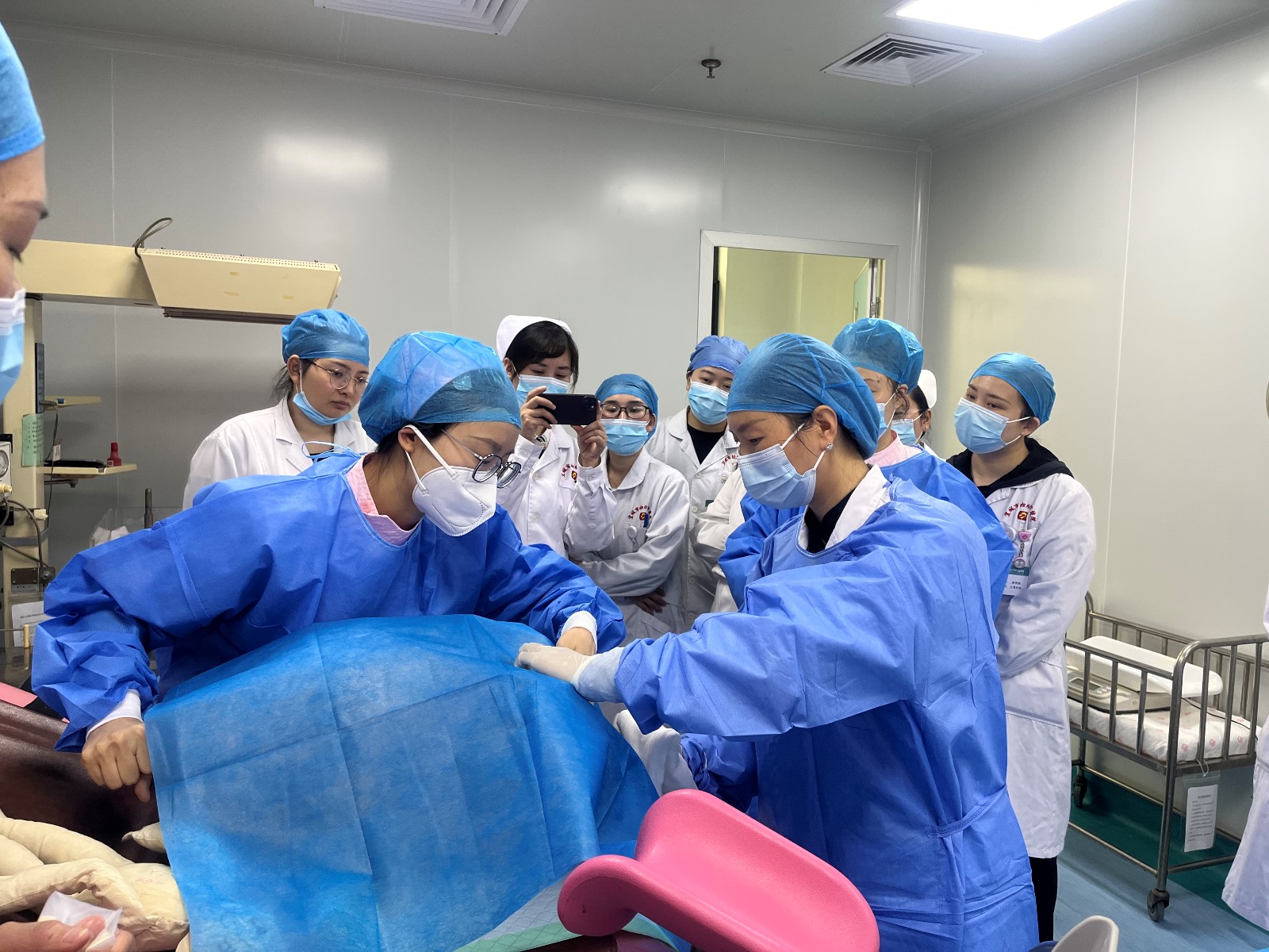 市婦幼保健院赴宜城市開展婦幼健康學(xué)習(xí)交流